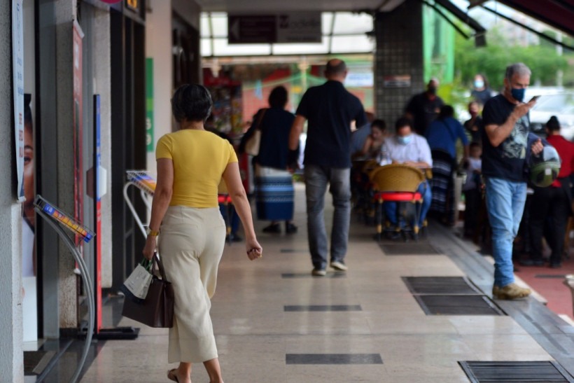 Covid-19: pelo segundo dia consecutivo, taxa de transmissão cai e fica em 0,69