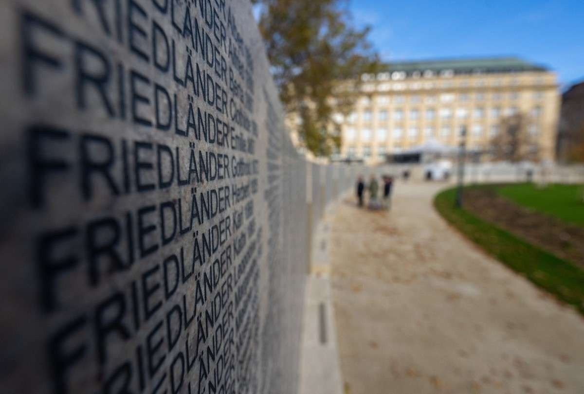 Em Viena, 'Muro dos Nomes' homenageia vítimas judias do nazismo