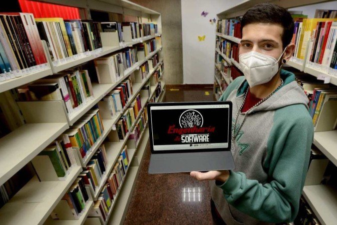  08/11/2021 Crédito: Marcelo Ferreira/CB/D.A Press. Brasil. Brasilia - DF Caderno especial do Enem, matéria sobre a escolha de cursos concorridos no Enem. Estudante Victor Andreozzi no Colégio Sigma, na unidade da 910 Norte.
