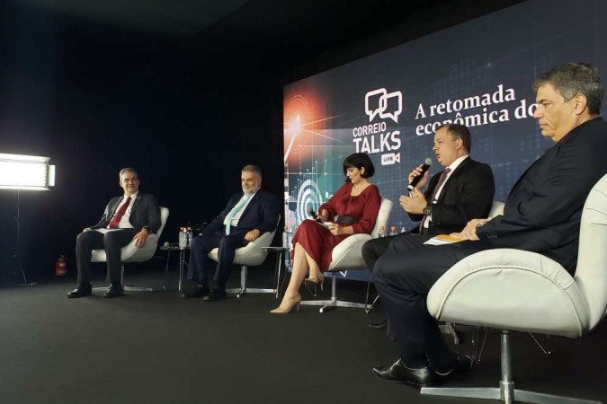  C CB TALKS com Samanta Sallum. 
Primeiro Bloco. Dep. Leonardo Prudente,Presidente da Camara Legislativa do Distrito Federal, Mateus Oliveira, Secretario de Desenvolvimento Urbano e Habitaçao do DF e José Aparecido Freire, predidente da Fecomercio DF.
Dionysio Klavdianos, persidente SINDUSCOM DF.