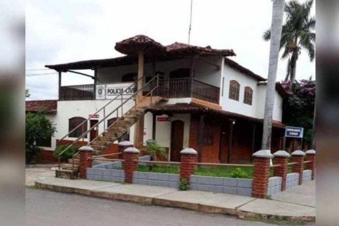 Pai foi levado para a Delegacia de Minas Novas e, em seguida, transferido para o sistema prisional - (crédito: PCMG/Divulgação) Pai foi levado para a Delegacia de Minas Novas e, em seguida, transferido para o sistema prisional - (crédito: PCMG/Divulgação)
