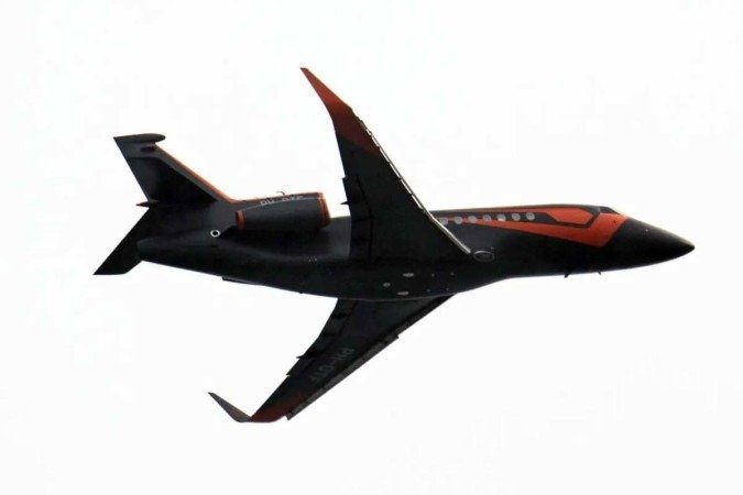 Verstappen viaja em um Dassault Falcon 900EX