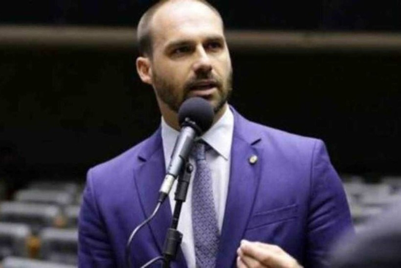 Eduardo Bolsonaro ironiza tortura sofrida por Miriam Leitão na ditadura