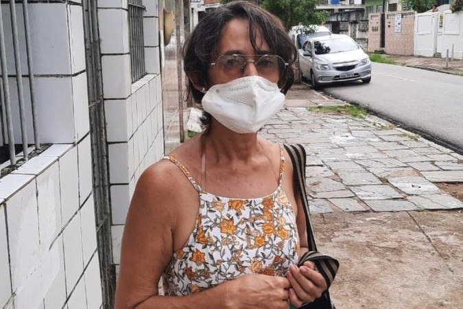 Lucilene Gervásio Oliveira, de 53 anos, foi a uma unidade do Cras no Recife, mas saiu sem atendimento
 - 