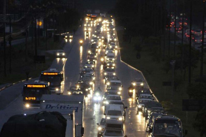  12/11/2021 Crédito: Carlos Vieira/CB/D.A Press. Brasil. Brasilia - DF. Risco de acidentes em epoca de chuva