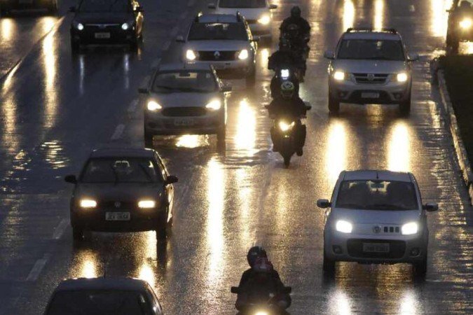 12/11/2021 Crédito: Carlos Vieira/CB/D.A Press. Brasil. Brasilia - DF. Risco de acidentes em epoca de chuva