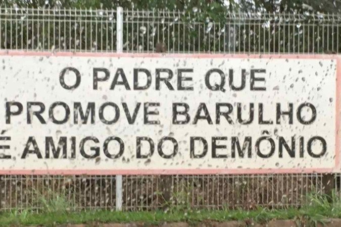 Placas polêmicas são colocadas em povoado de Anápolis 