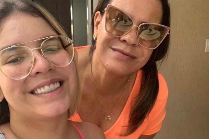 Mãe de Marília Mendonça reúne sertanejos para relembrar história da filha