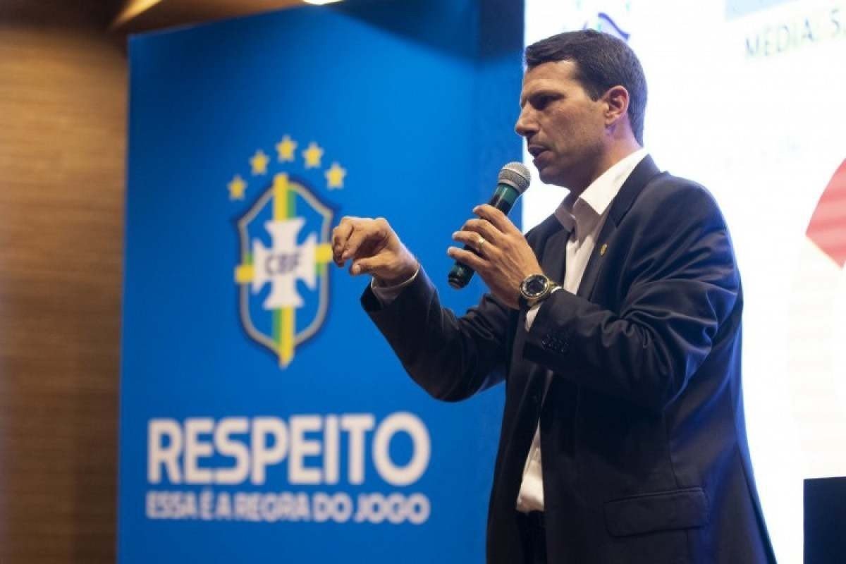 CBF comunica demissão de Leonardo Gaciba do comando da Comissão de Arbitragem 