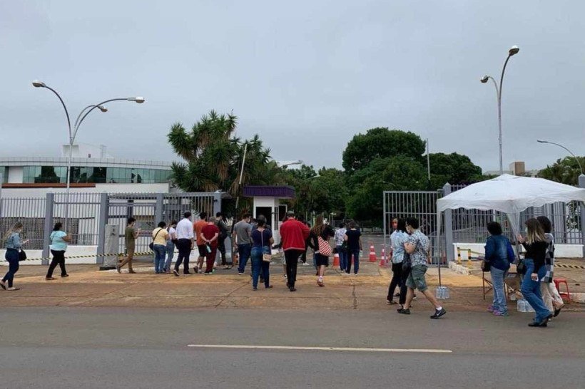 490 mil estudantes do ensino superior fazem o Enade neste domingo (14)
