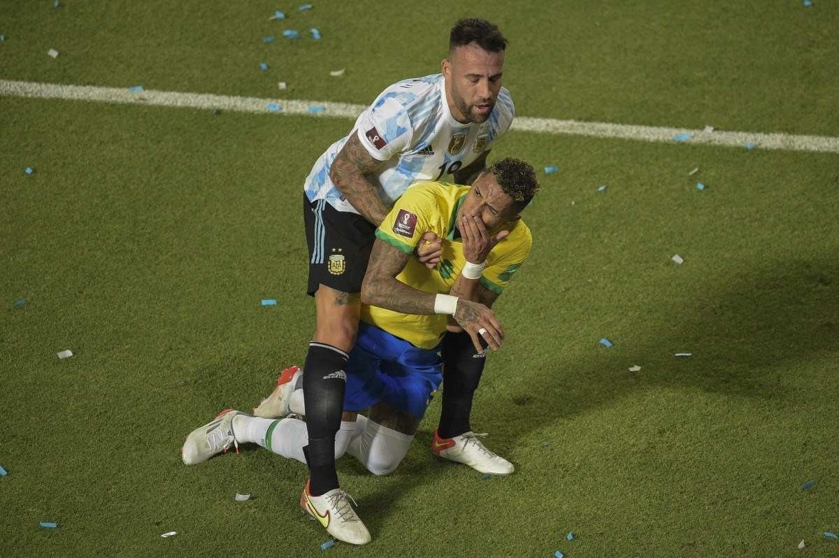 Conmebol suspende árbitros por agressão em lance polêmico entre Brasil e Argentina