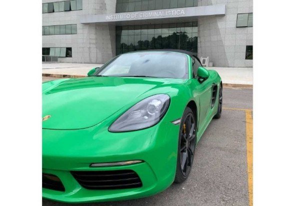 Carro de luxo estava na casa do pai dos acusados, em Samambaia