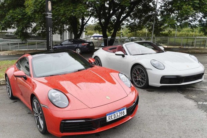  16/11/2021 Crédito: Minervino Júnior/CB/D.A Press. Brasil.  Brasilia - DF. Sargento da PM é preso suspeito de integrar quadrilha de agiotas que movimentaram de 8 milhões. Delegado Luis Fernando Cocito( Delegado CORPATRI). Carros de luxo apreendidos Porche.