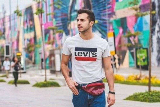 Bolsas masculinas -- modelo pochete