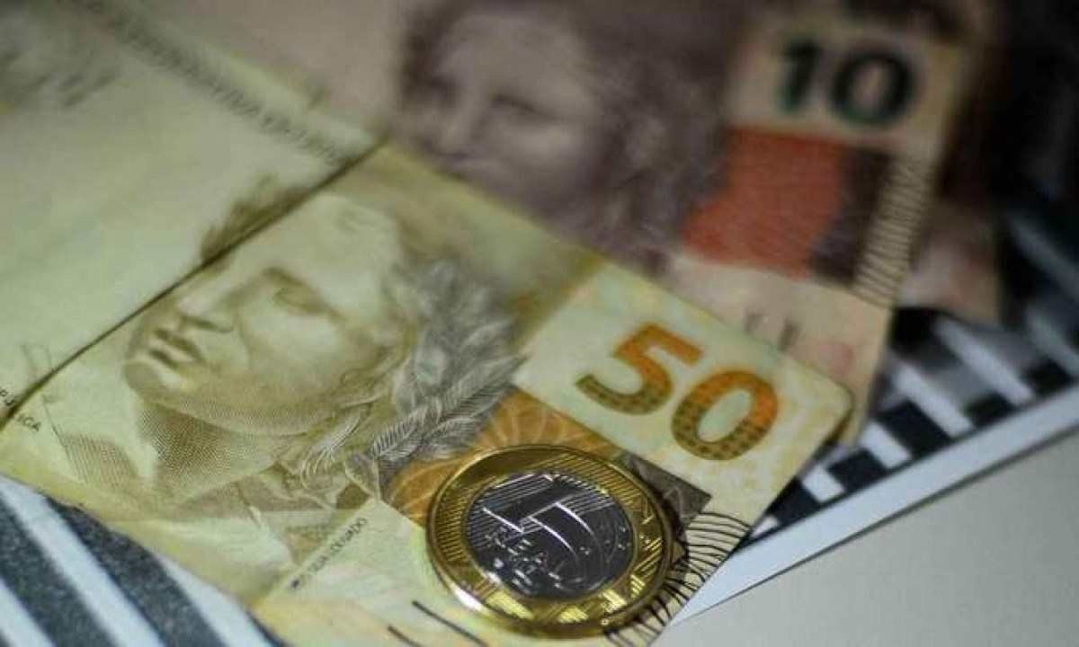 Contas públicas têm deficit de R$ 14,182 bilhões em março, aponta BC