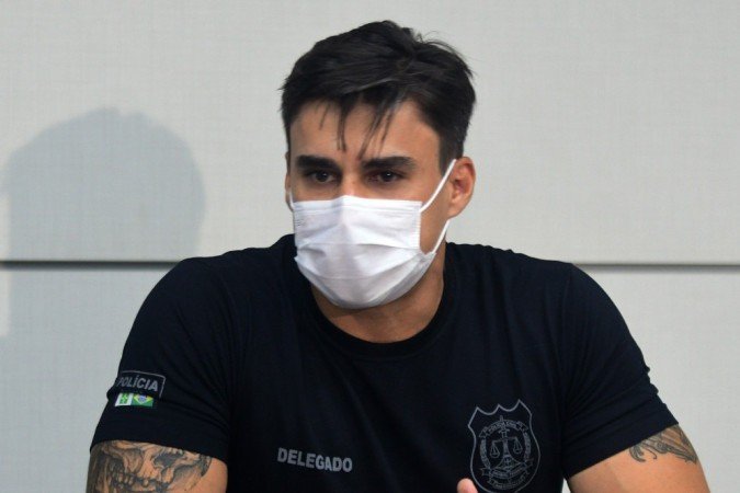  17/11/2021. Crédito: Ed Alves/CB/D.A Press. Brasil. Brasília - DF. Cidades. Operação Cáfila, prende integrantes da facção criminosa Combio do Cão e apreensão de varias armas e muita munição. Delegacia responsavel é a Decor. Na foto o delegado Jean Felipe Mendes. 