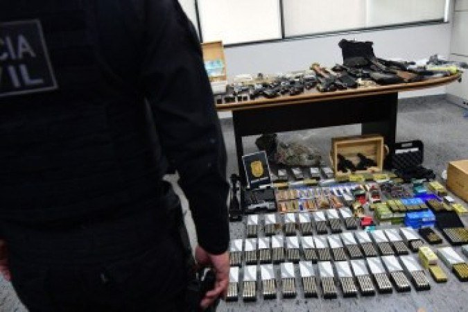 Material encontrado na casa do policial reformado