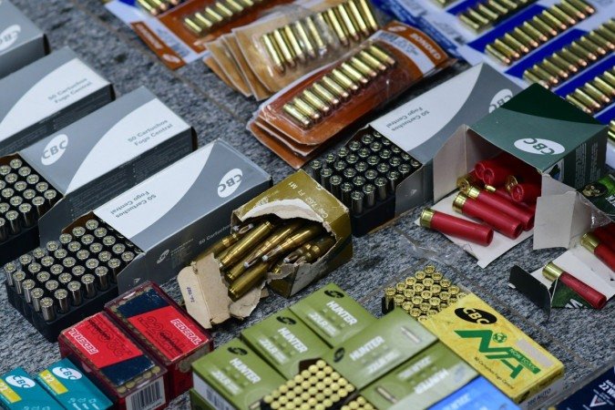  17/11/2021. Crédito: Ed Alves/CB/D.A Press. Brasil. Brasília - DF. Cidades. Operação Cáfila, prende integrantes da facção criminosa Combio do Cão e apreensão de varias armas e muita munição. Delegacia responsavel é a Decor.  