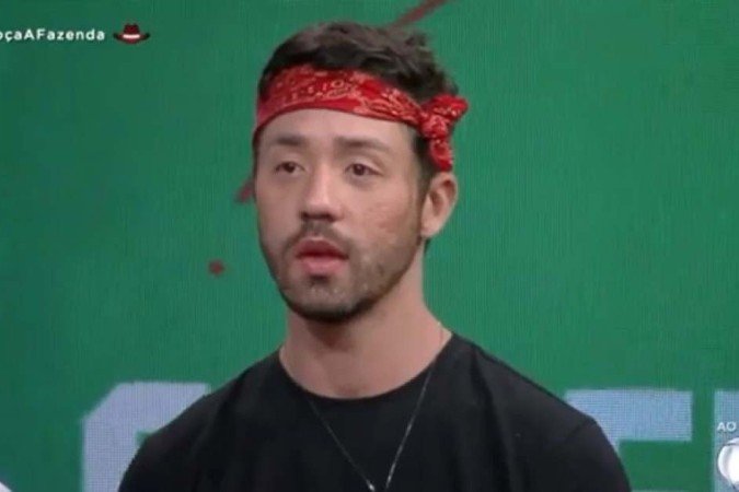 Rico voltou para o banquinho - (crédito: Reprodução/Twitter/Rede Record) Rico voltou para o banquinho - (crédito: Reprodução/Twitter/Rede Record)
