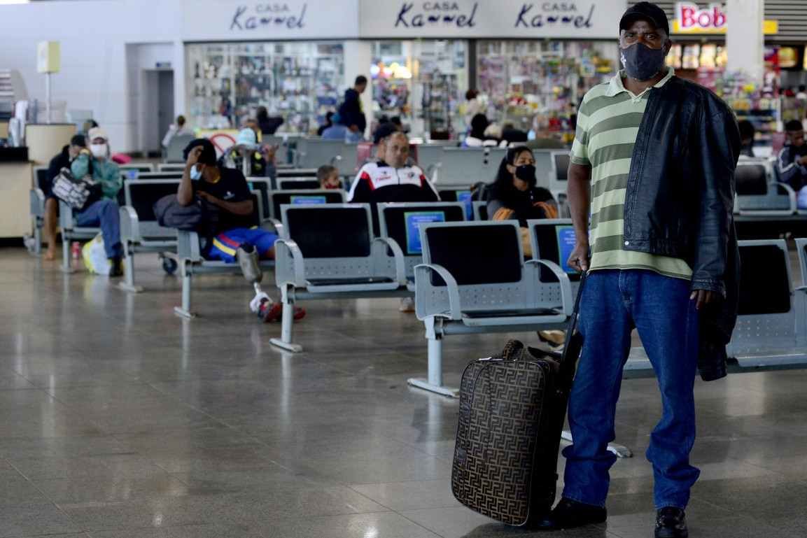 Para Hélio, viajar de ônibus está mais barato do que de carro