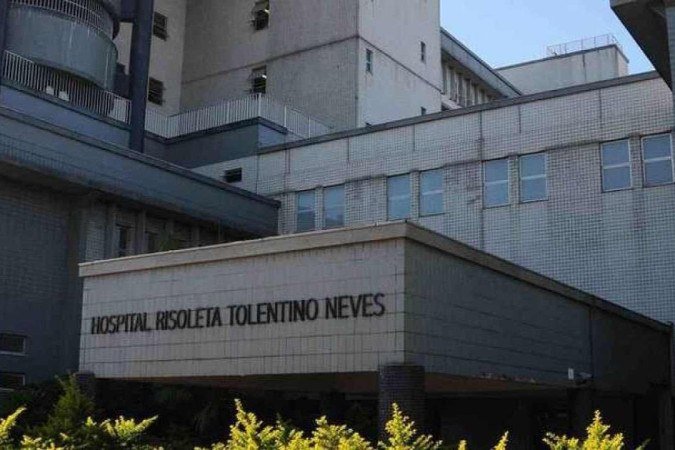 Mãe da jovem foi levada para o Hospital Risoleta Neves em estado grave - (crédito: Ramon Lisboa/EM/D.A Press - 01/08/2015) Mãe da jovem foi levada para o Hospital Risoleta Neves em estado grave - (crédito: Ramon Lisboa/EM/D.A Press - 01/08/2015)
