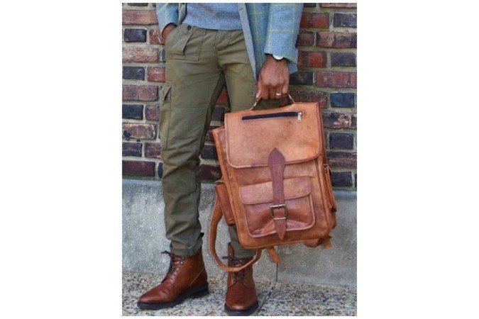 Matéria sobre bolsas masculinas -- modelo mochila