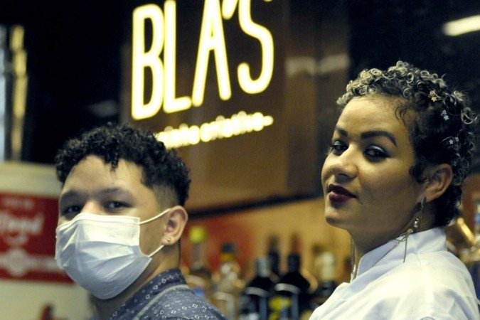  Fim de ano: Sarah Severino e Maick Silva conseguiram vaga num restaurante da Asa Norte