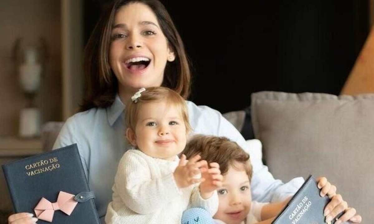 Sabrina Petraglia e os filhos, Gael e Maya 