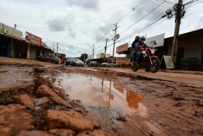 Chuva forte deixa estragos em São Sebastião