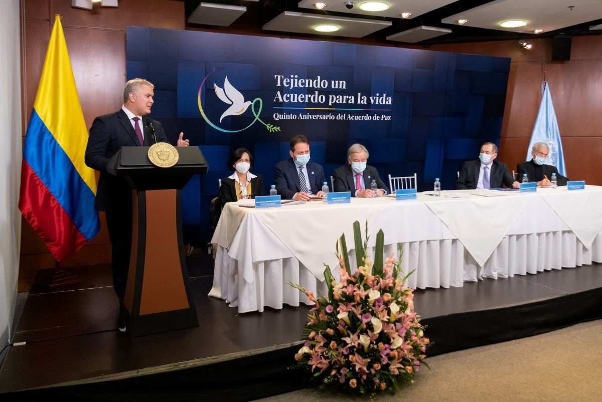 Colômbia celebra cinco anos de paz com as Farc em ato simbólico