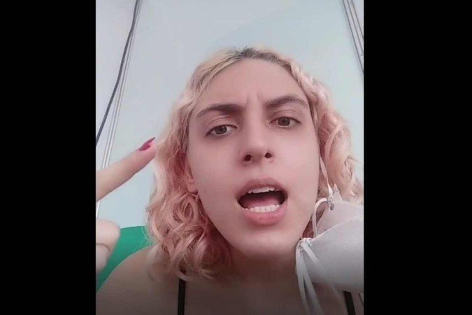 Sofia Monteiro foi expulsa da sala após alarme do celular disparar durante a prova; Vídeo tem mais de 2 milhões de visualizações e 600 mil curtidas no Tik Tok 