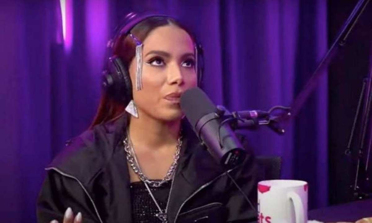 Anitta reclama de cortes de podcast que viralizaram: 'Não falei só de bofe'