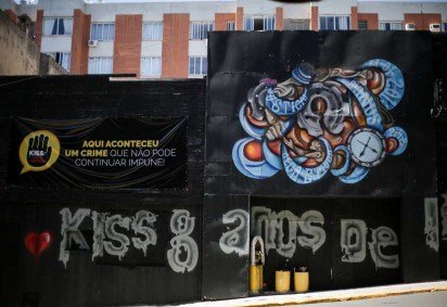 Fachada da Boate Kiss, em Santa Maria (RS): superlotação e falhas de segurança transformaram a casa noturna em um inferno - (crédito: Renan Mattos/Esp.CB/D.A.Press) Fachada da Boate Kiss, em Santa Maria (RS): superlotação e falhas de segurança transformaram a casa noturna em um inferno - (crédito: Renan Mattos/Esp.CB/D.A.Press)