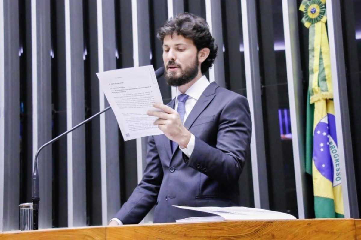 Relator da MP do Auxílio Brasil altera renda mínima para entrar no programa