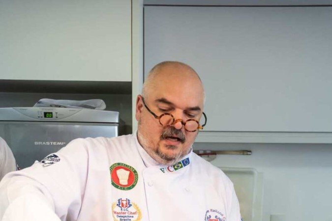 (crédito: Telmo Ximenes/Divulgacao. Gastronomia. Aula de culinária no Taguatinga Shopping. Chef Bruno Stippe, presidente da FIC .Federação Italiana de Cozinheiros.) (crédito: Telmo Ximenes/Divulgacao. Gastronomia. Aula de culinária no Taguatinga Shopping. Chef Bruno Stippe, presidente da FIC .Federação Italiana de Cozinheiros.)