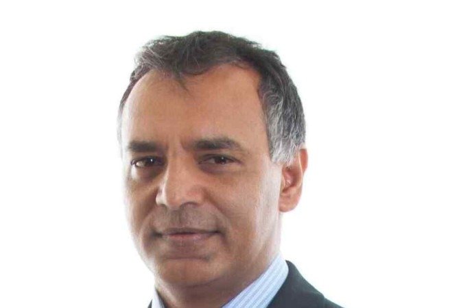 Shabir A. Madhi, reitor da Faculdade de Ciências da Saúde da Universidade de Witwatersrand, em Johannesburgo


