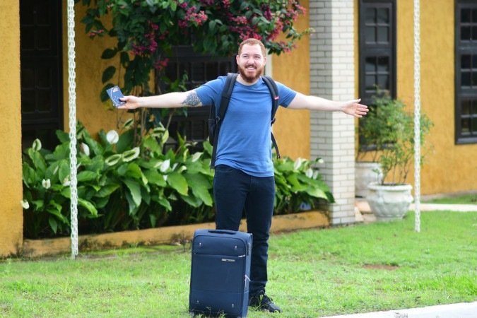  29/11/2021. Crédito: Ed Alves/CB/D.A Press. Brasil. Brasília - DF. Revista. Viagens de autoconhecimento. Ele sempre teve o hábito de viajar sozinho e quando terminou a faculdade fez um intercâmbio de um ano que mudou sua vida. Na foto Gustavo Emmanuel de Castro. 