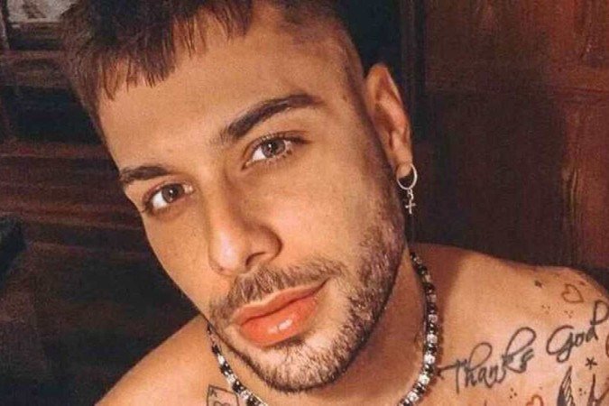 Gui Araújo viralizou de forma negativa após revelar suposta traição de Jade Picon e contar histórias sobre Anitta, declaradas falsas pela cantora - (crédito: Reprodução/Instagram) Gui Araújo viralizou de forma negativa após revelar suposta traição de Jade Picon e contar histórias sobre Anitta, declaradas falsas pela cantora - (crédito: Reprodução/Instagram)