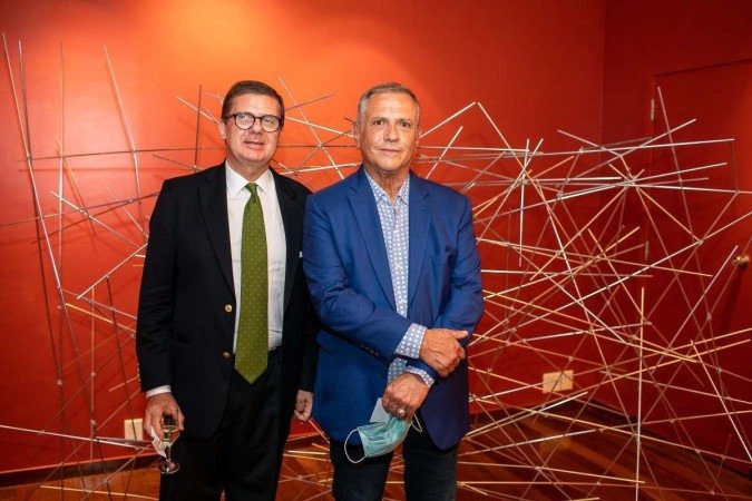 Embaixador italiano Francesco Azzarello e o arquiteto Fernando Campana