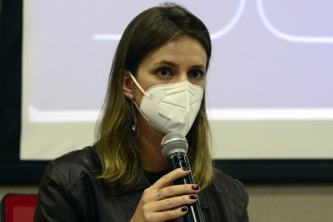  02/12/2021. Cr..dito: Marcelo Ferreira/CB/D.A Press. Brasil. Brasilia - DF. Coletiva na Secretaria de Sa..de do DF, sobre os casos da nova variante da Covid-19. Priscilleyne Reis ( Chefe do Centro de Informa....es Estrat..gicas em Vigil..ncia .. Sa..de do DF )
    