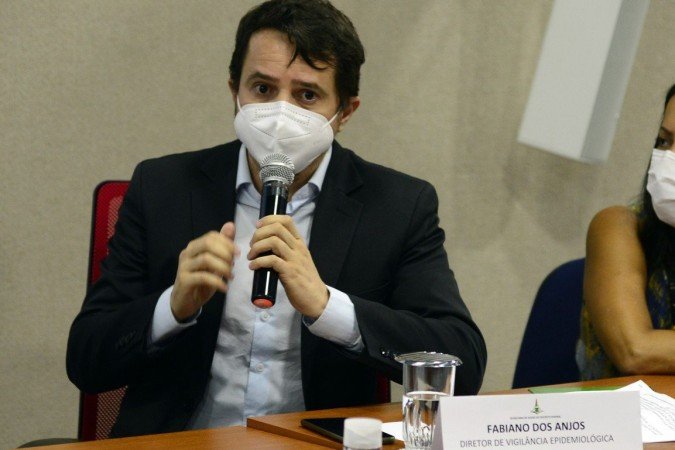  02/12/2021. Cr..dito: Marcelo Ferreira/CB/D.A Press. Brasil. Brasilia - DF. Coletiva na Secretaria de Sa..de do DF, sobre os casos da nova variante da Covid-19. Fabiano dos Anjos ( Diretor de Vigil..ncia Epidemiol..gica )
    