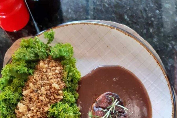 Filé suíno com molho de tamarindo, da chef Di Oliveira