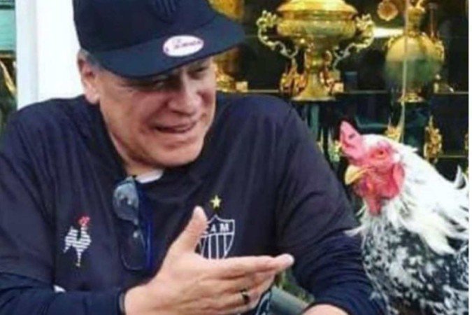 Chico Pinheiro comemora título do Atlético-MG com dancinha e camisa do time Chico Pinheiro comemora título do Atlético-MG com dancinha e camisa do time