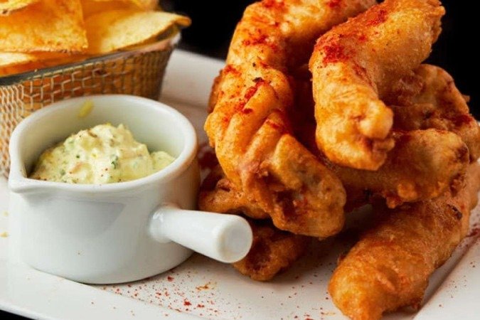 Pirarucu empanado com cerveja preta. Chef Leandro Nunes