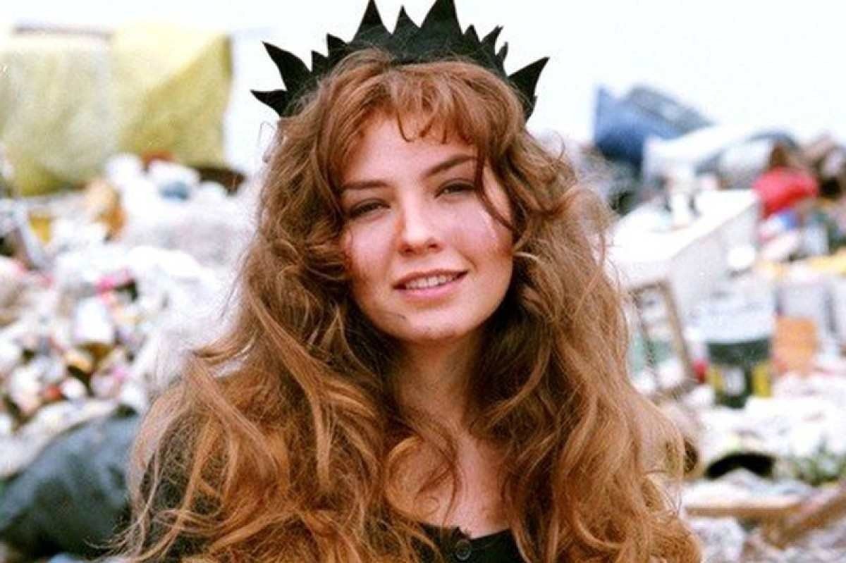 Globoplay anuncia data da estreia de Maria do Bairro no streaming