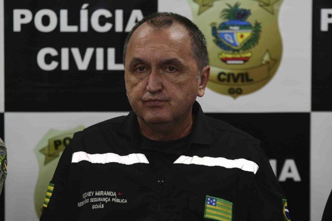  04/12/2021. Crédito: Ed Alves/CB/D.A Press. Brasil. Brasília - DF. Cidades. Caso Wanderson Mota. Ele se entregou para Policia do Goias, na cidade de Gameleira-GO. Depois levando para Anapolis e encaminhado para o presidio de Goiania. Na foto o secretario de Seguranca de Goias e a coletiva de imprensa. 