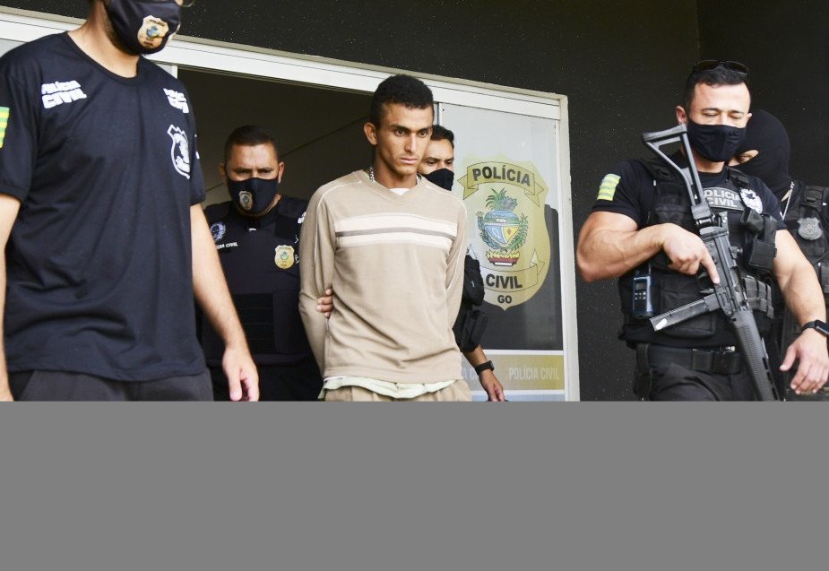  Wanderson Mota se entregou à Policia do Goias, na cidade de Gameleira (GO), em dezembro, e foi levado para Anápolis (GO) 