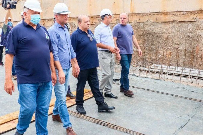 Na manhã deste sábado (4/12), 400 operários trabalhavam na construção da obra do Túnel de Taguatinga, que recebeu a visita do governador Ibaneis Rocha. Foto: 