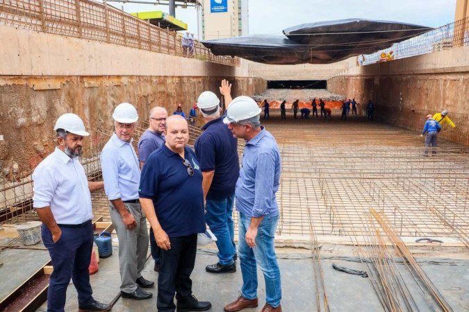 Na manhã deste sábado (4/12), 400 operários trabalhavam na construção da obra do Túnel de Taguatinga, que recebeu a visita do governador Ibaneis Rocha. Foto: 