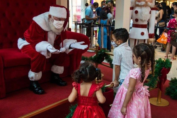 Crédito: Jéssica Marschner/CB 

Na Foto:
Vermelho: Laura Nicoli

Rosa: Manoella Carvalho

Menino: Leonardo Fernandes

PAUTA: Minha vida de Papai Noel.
Local: ParkShopping
